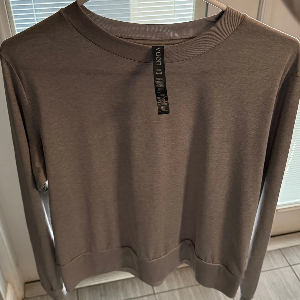 EUC Vuori Daydream Gray Crew Top Large - Picture 5 of 8